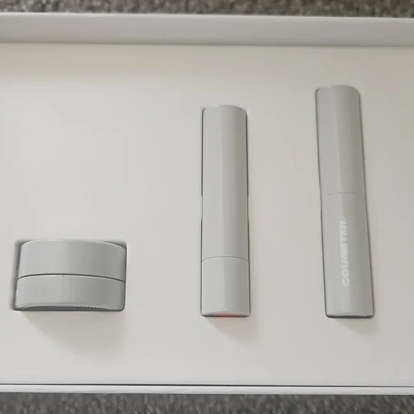 Counter Lip Service Trio Gift Set: Lip Scrub, Hyaluronic Balm, Lipstick – NIB - Picture 4 of 5